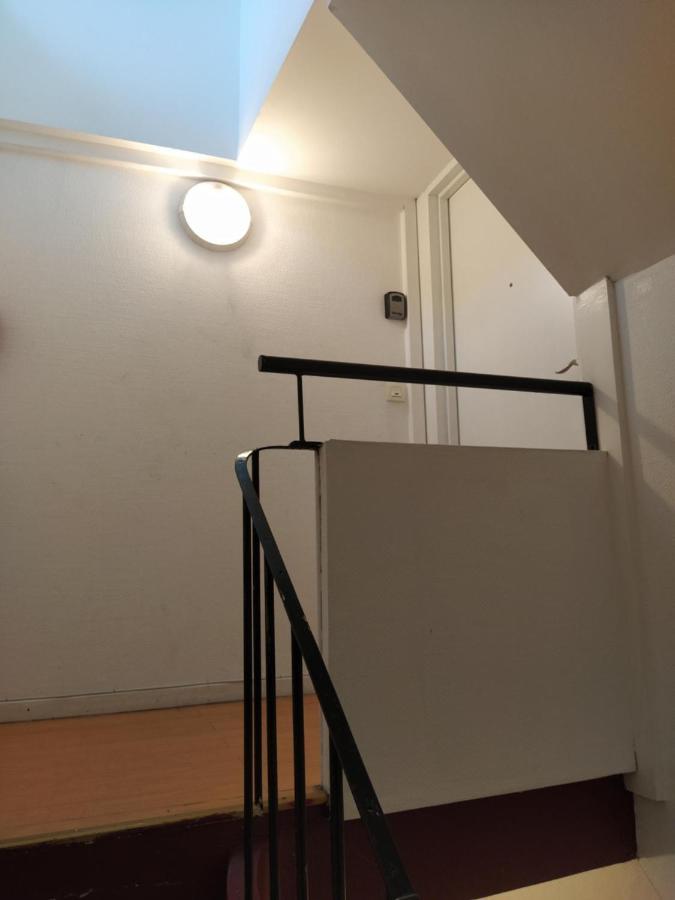 Wallis Yourhosthelper 兰斯 外观 照片